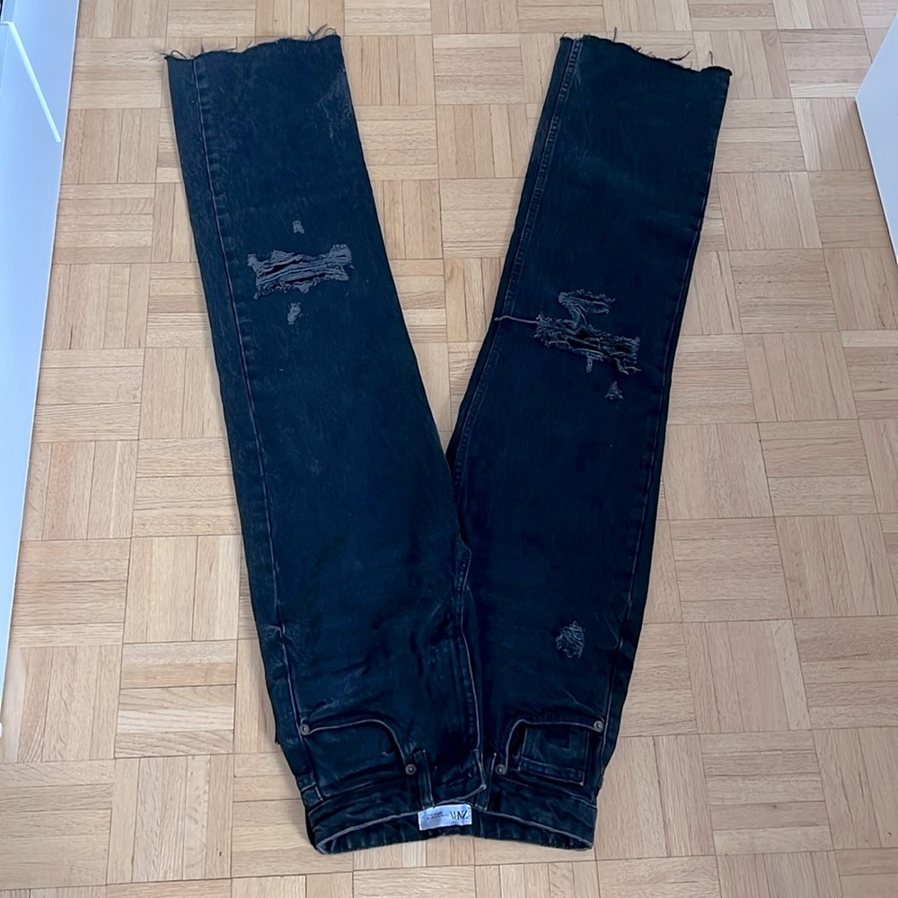 Jean black Zara size 2 US … like new!